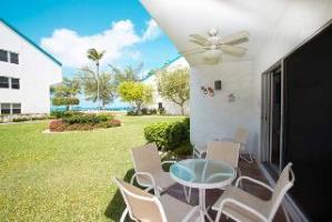 Villas Of The Galleon Seven Mile Beach Exteriör bild